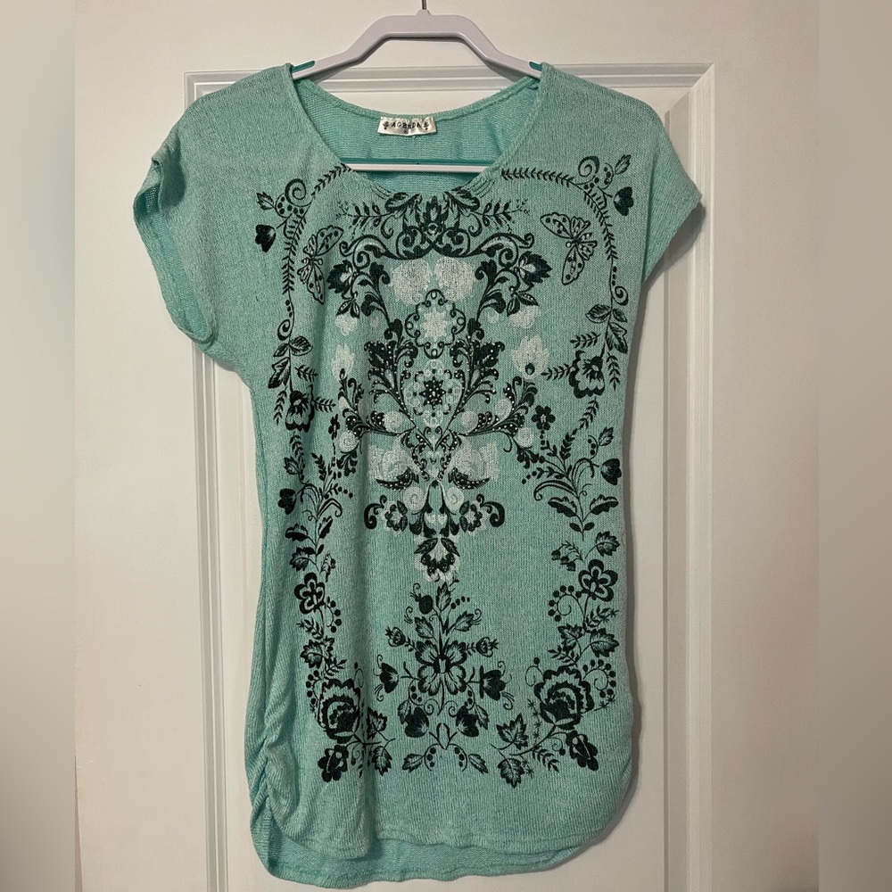 Sweater printed top
